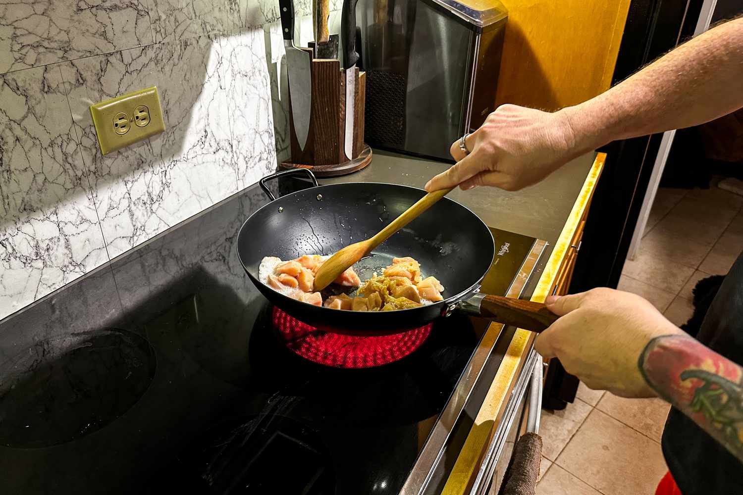 The Art of the Chinese Wok Pan: Unleash Authentic Flavors in Your Kitchen