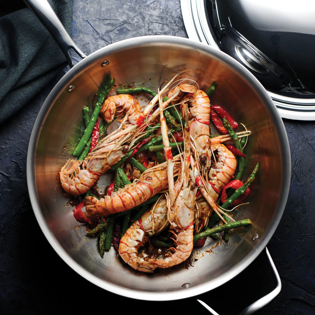 Mastering the Mighty Big Wok Pan: Your Guide to Culinary Grandeur