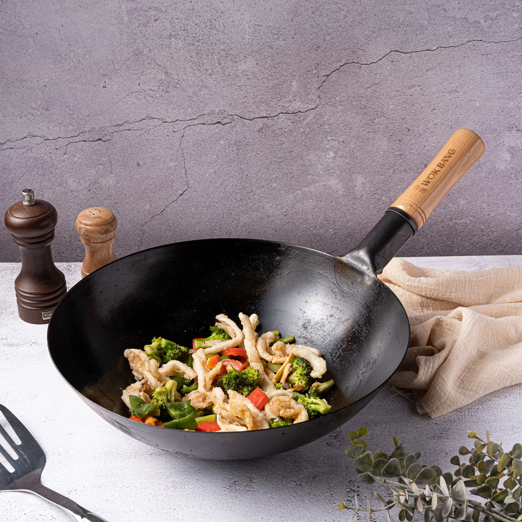 The Aluminum Wok Pan: A Lightweight Powerhouse for Modern Kitchens